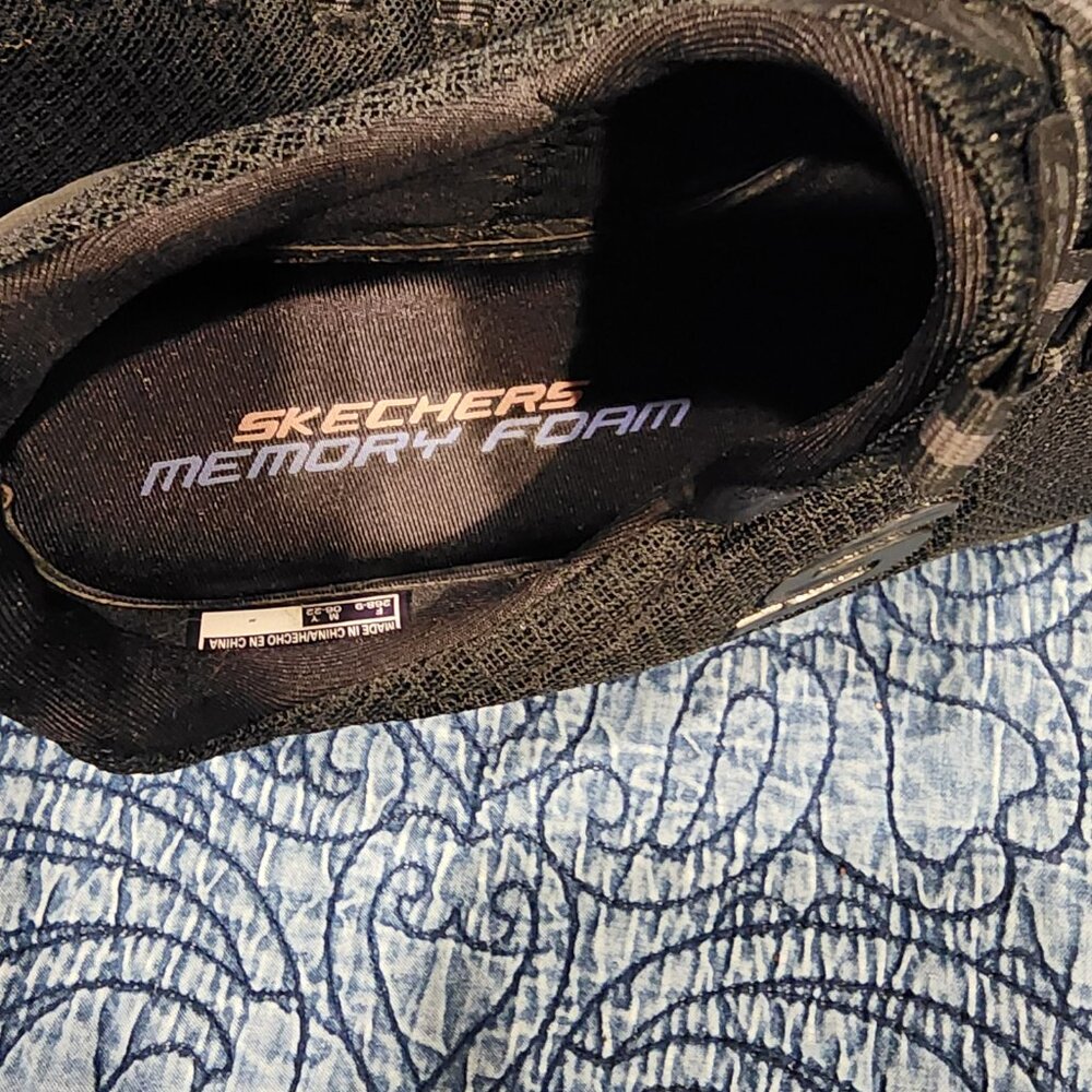 Black Skechers Women's Summits | Size 7 - Picture 5 of 5